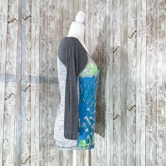 Women's Nollie 3/4 Sleeve Graphic Tee | Size Small | V-Neck Top | Baseball Style - Picture 4 of 12